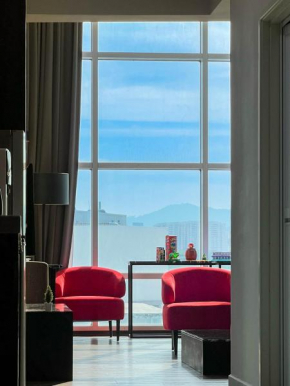 Maritime Suites Duplex in Karpal Singh with Netflix & Free WiFi
